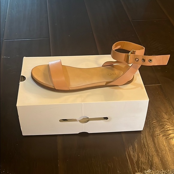 Boc erinna deals sandal